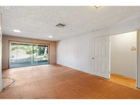 2719 SE 133rd Avenue Portland OR 97236