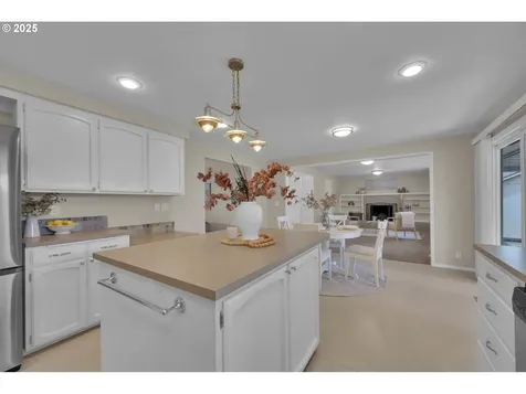 1635 Adkins Street Eugene OR 97401