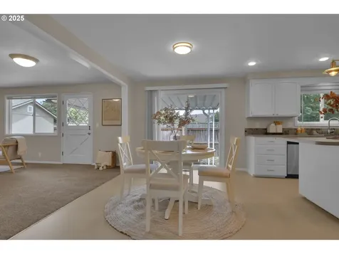 1635 Adkins Street Eugene OR 97401