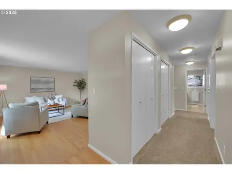 1635 Adkins Street Eugene OR 97401