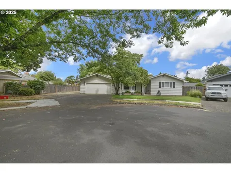 1635 Adkins Street Eugene OR 97401