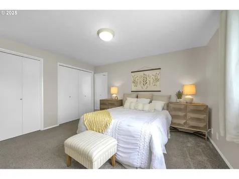 1635 Adkins Street Eugene OR 97401