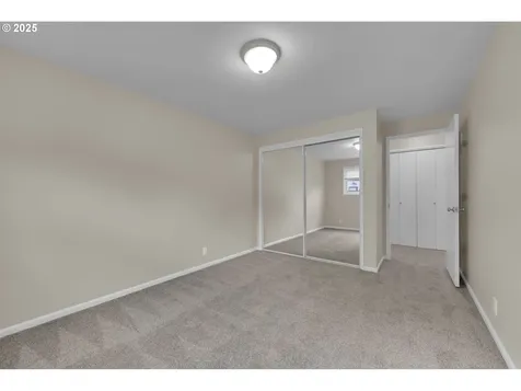 1635 Adkins Street Eugene OR 97401