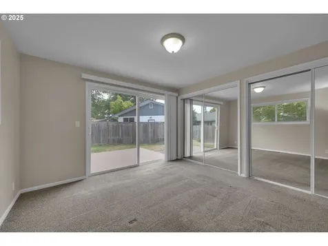1635 Adkins Street Eugene OR 97401