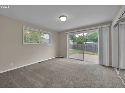 1635 Adkins Street Eugene OR 97401