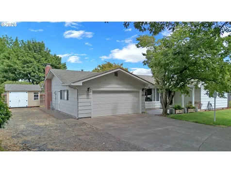 1635 Adkins Street Eugene OR 97401
