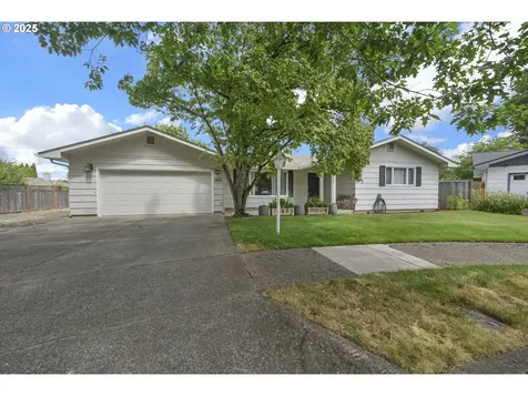 1635 Adkins Street Eugene OR 97401
