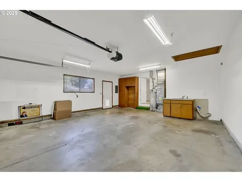 1635 Adkins Street Eugene OR 97401