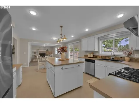 1635 Adkins Street Eugene OR 97401