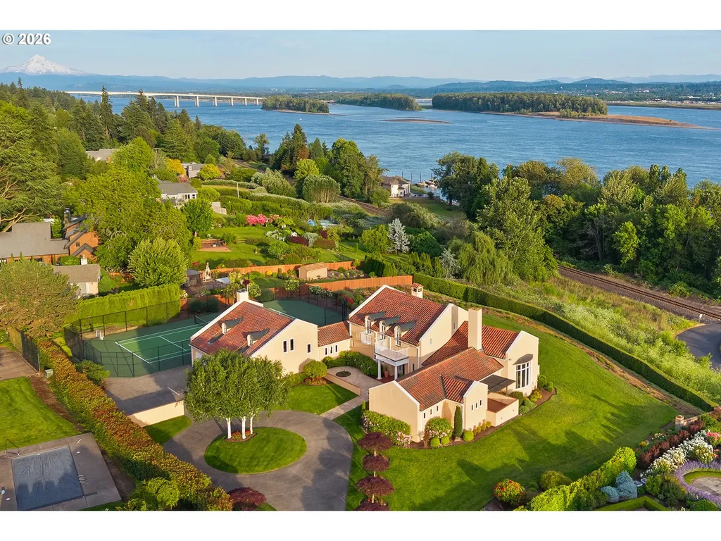 8703 SE Porter Circle Vancouver WA 98664
