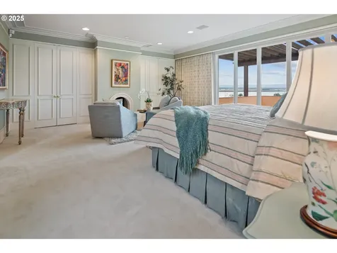 8703 SE Porter Circle Vancouver WA 98664