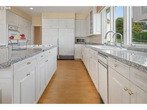 8703 SE Porter Circle Vancouver WA 98664