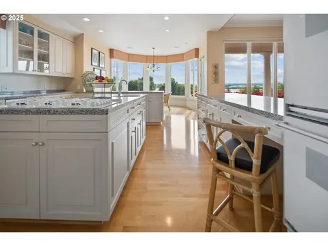 8703 SE Porter Circle Vancouver WA 98664