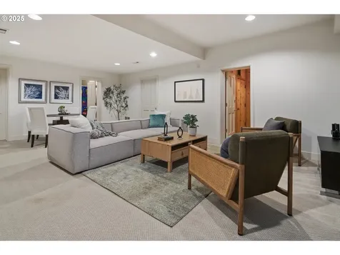 8703 SE Porter Circle Vancouver WA 98664