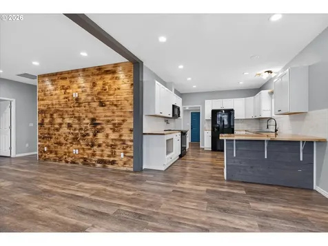 1545 3rd Street Haines OR 97833