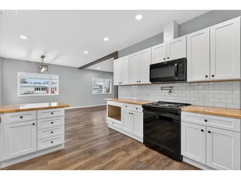 1545 3rd Street Haines OR 97833