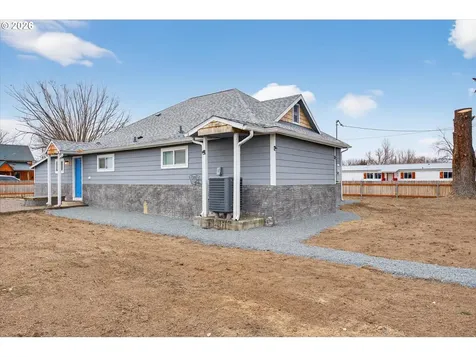 1545 3rd Street Haines OR 97833