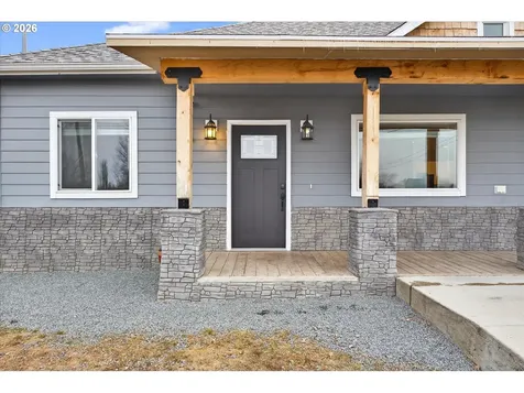 1545 3rd Street Haines OR 97833