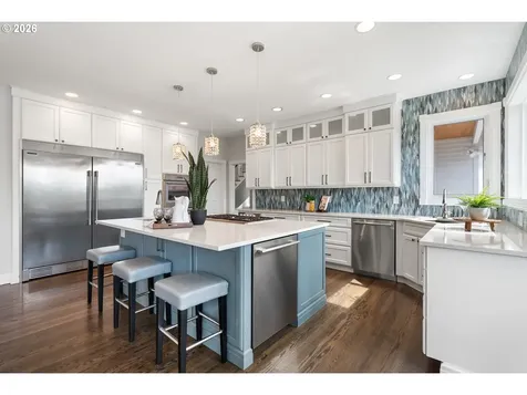 1925 Childs Road Lake Oswego OR 97034