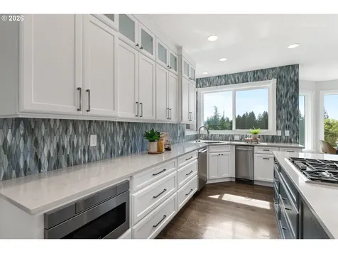 1925 Childs Road Lake Oswego OR 97034