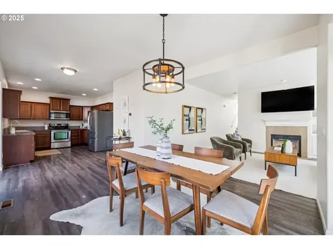 19327 Reddaway Avenue Oregon City OR 97045