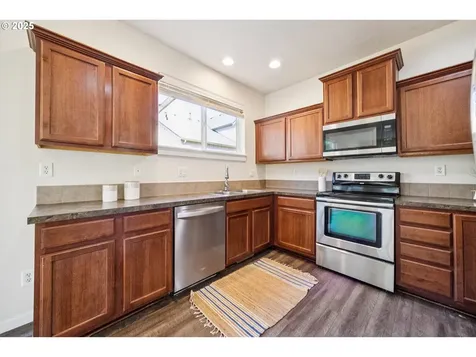 19327 Reddaway Avenue Oregon City OR 97045