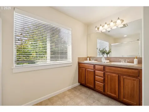 19327 Reddaway Avenue Oregon City OR 97045