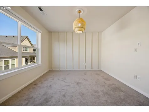 19327 Reddaway Avenue Oregon City OR 97045