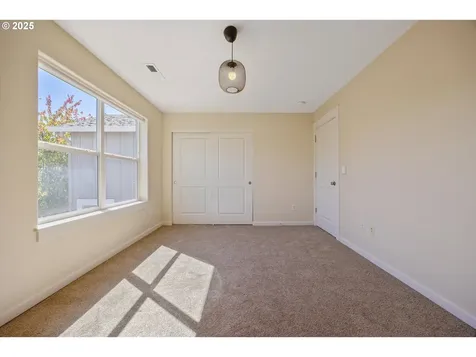 19327 Reddaway Avenue Oregon City OR 97045