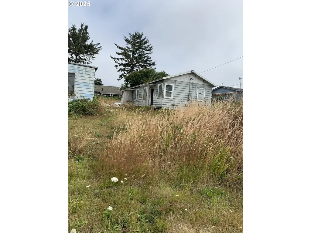 375 S Marple Street Coos Bay OR 97420