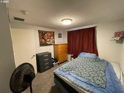 1872 Coventry Way Eugene OR 97405
