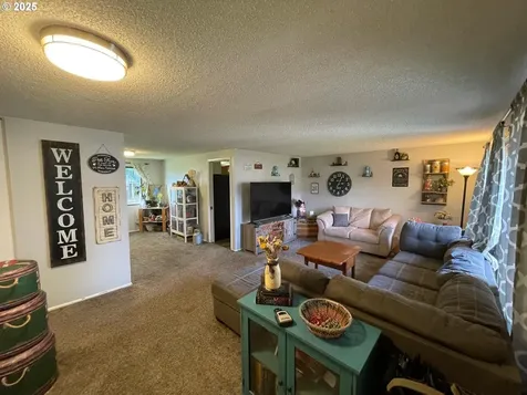 1872 Coventry Way Eugene OR 97405
