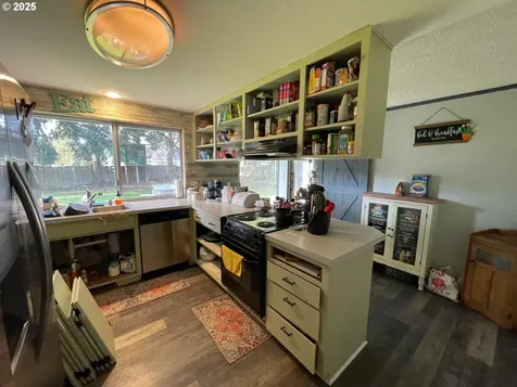 1872 Coventry Way Eugene OR 97405