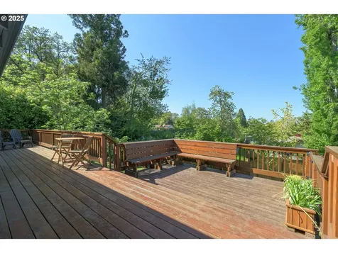637 E 39th Place Eugene OR 97405