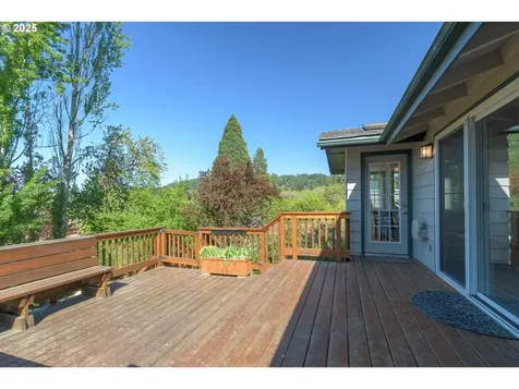 637 E 39th Place Eugene OR 97405