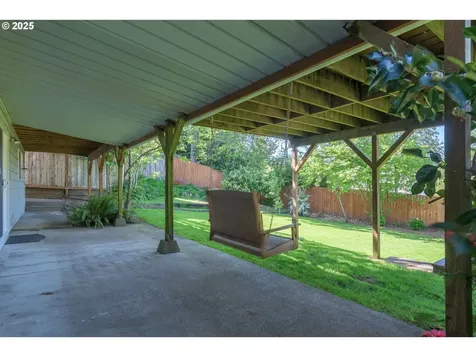 637 E 39th Place Eugene OR 97405