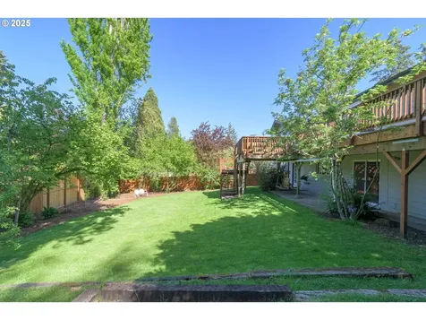 637 E 39th Place Eugene OR 97405