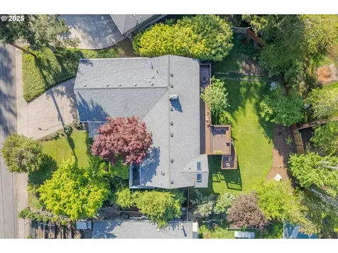 637 E 39th Place Eugene OR 97405