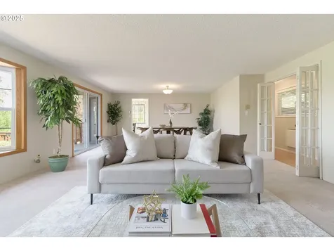 637 E 39th Place Eugene OR 97405