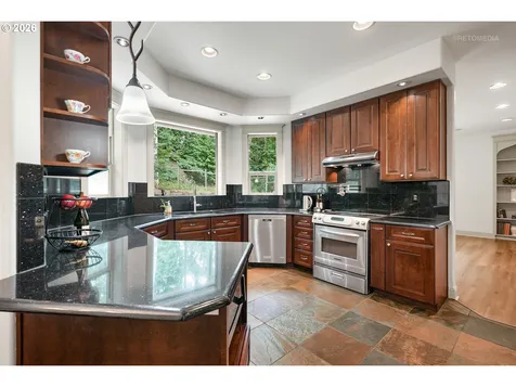 21980 SE Upper Matthews Creek Lane Amity OR 97101