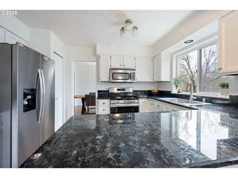 16033 NW Ridgetop Lane Beaverton OR 97006