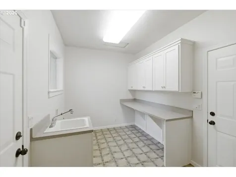 3471 Lakeside Drive Eugene OR 97401