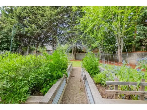 3471 Lakeside Drive Eugene OR 97401