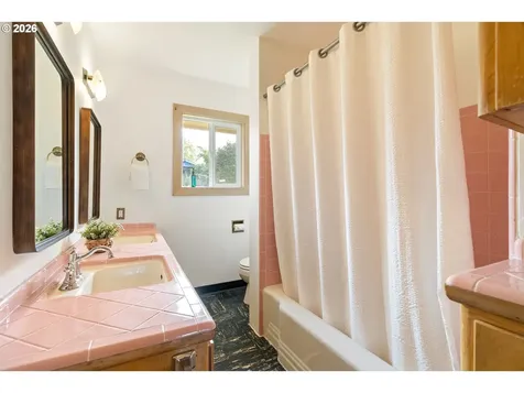 15910 SE Oatfield Road Milwaukie OR 97267