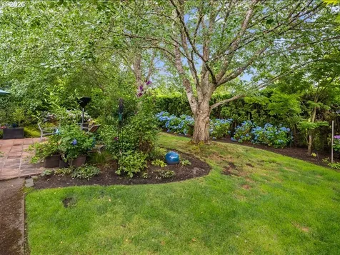 1525 SW 132nd Avenue Beaverton OR 97005