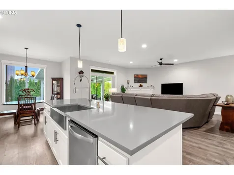 7612 NE 176th Avenue Vancouver WA 98682