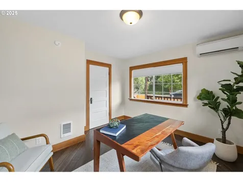 8836 N Edison Street Portland OR 97203