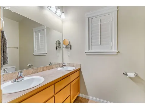1215 46th Avenue Sweet Home OR 97386