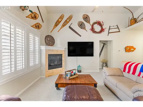 1215 46th Avenue Sweet Home OR 97386