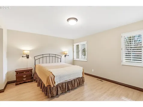10290 SW Greenleaf Terrace Portland OR 97224
